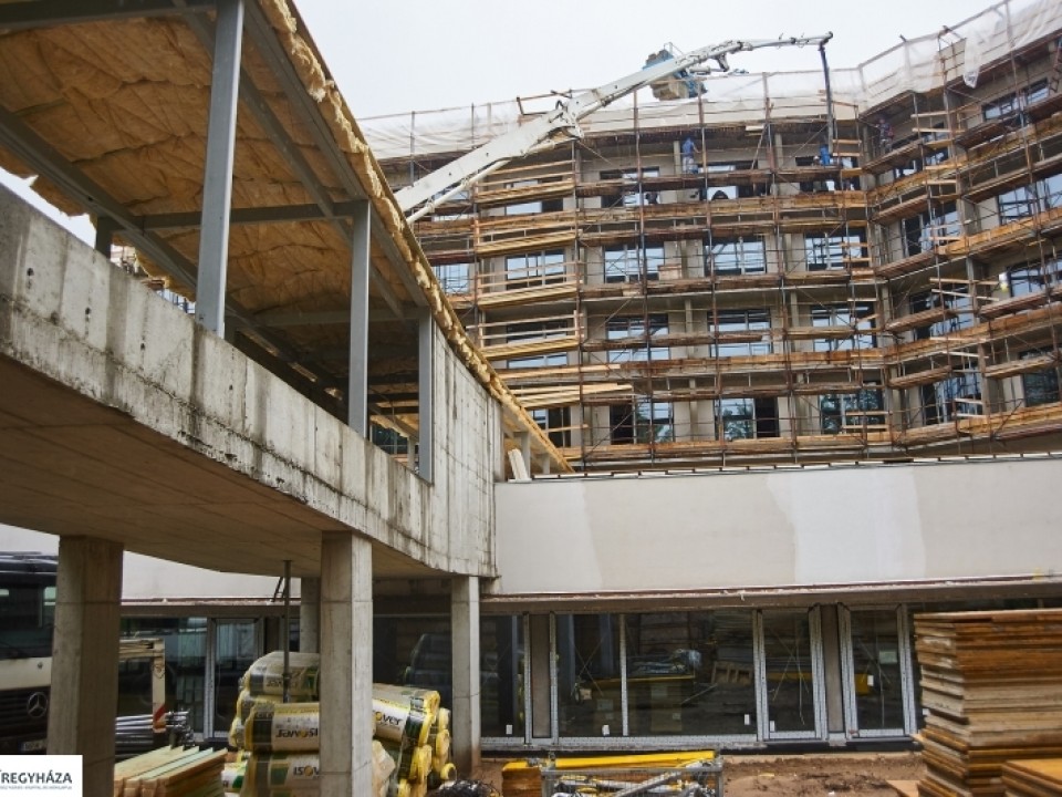 Jól halad a sóstói hotel építése