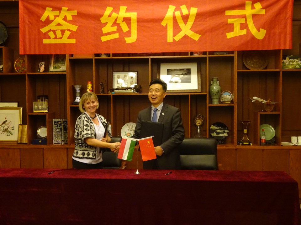 Kínai felsőoktatási intézménnyel írt alá együttműködési megállapodást a Nyíregyházi Egyetem