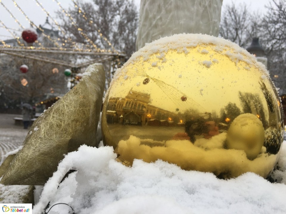 Hó borítja Nyíregyházát - Havas képek a belvárosról