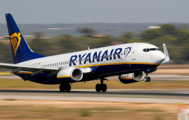 Megbüntették a Ryanairt tisztességtelen kereskedelmi gyakorlata miatt