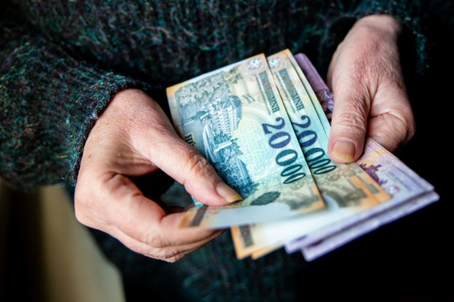 Tállai András: Több mint 240 milliárd forint pluszpénzzel számolhatnak a nyugdíjasok novemberben