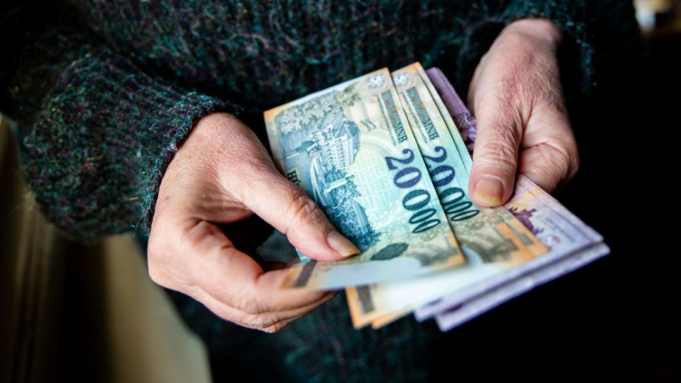 Tállai András: Több mint 240 milliárd forint pluszpénzzel számolhatnak a nyugdíjasok novemberben