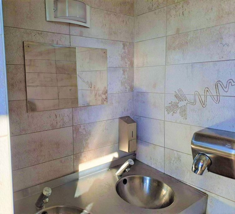NYÍRVV: befejeződött a Bujtosi Városligetben található nyilvános mosdóban okozott károk helyreállítása