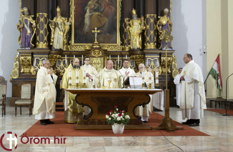 Nagyheti, húsvéti püspöki szertartások a Debrecen-Nyíregyházi Egyházmegyében