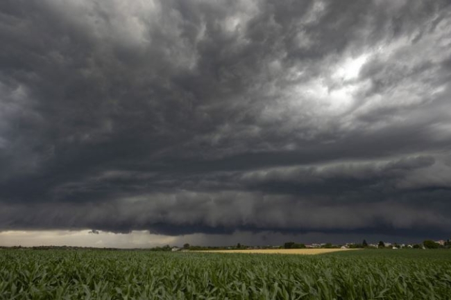Komoly viharokra figyelmeztet a meteorológiai szolgálat