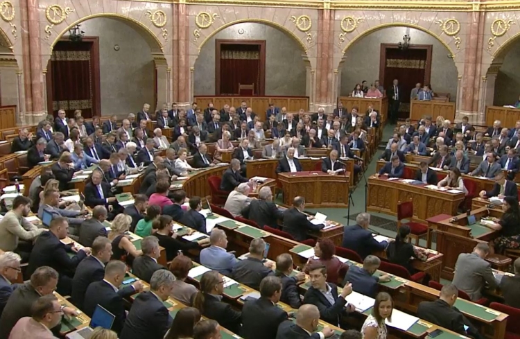 Elfogadta a jövő évi költségvetést a parlament