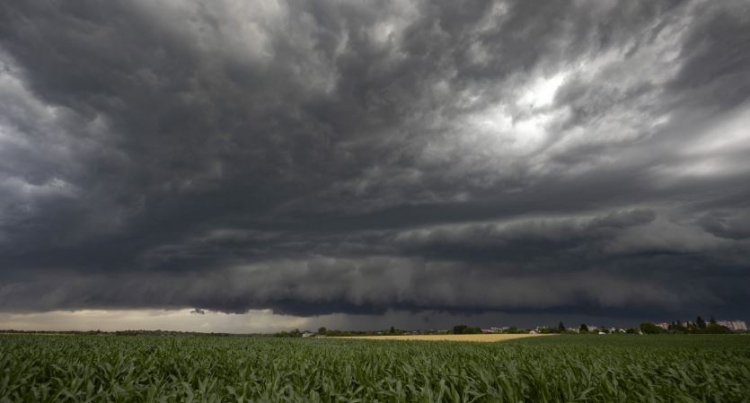 Komoly viharokra figyelmeztet a meteorológiai szolgálat