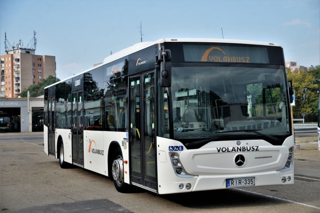 Mercedes buszokkal bővült és fiatalodott a városi flotta iskolakezdésre - jelentette be hivatalos közösségi oldalán dr. Kovács Ferenc