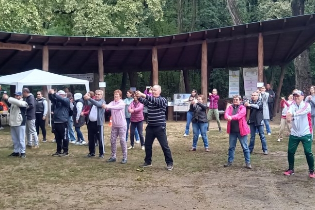 Lélekemelő programot szervezett a Fiatal Fogyatékkal Élők Otthonáért Egyesület a Sóstói erdőben