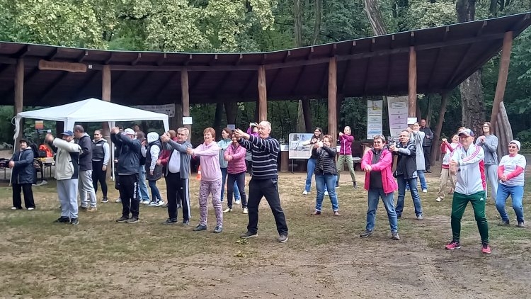 Lélekemelő programot szervezett a Fiatal Fogyatékkal Élők Otthonáért Egyesület a Sóstói erdőben