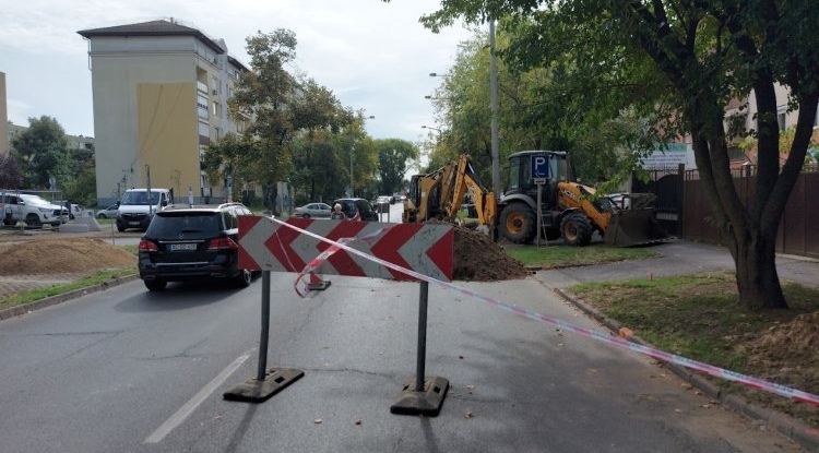 Hétfőn nehezebb lesz közlekedni a Kossuth utcán