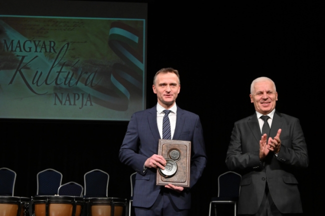 Tarczy Gyula, a Nyíregyházi Televízió és a Nyíregyházi Napló főszerkesztője Krúdy Gyula-díjban részesült