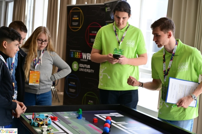 Robotok jövője – Robotépítő és -programozási verseny