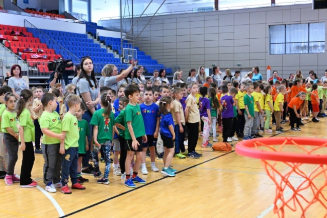Ovi-Kosár – 210 gyermek mérte össze ügyességét a Continental Arénában