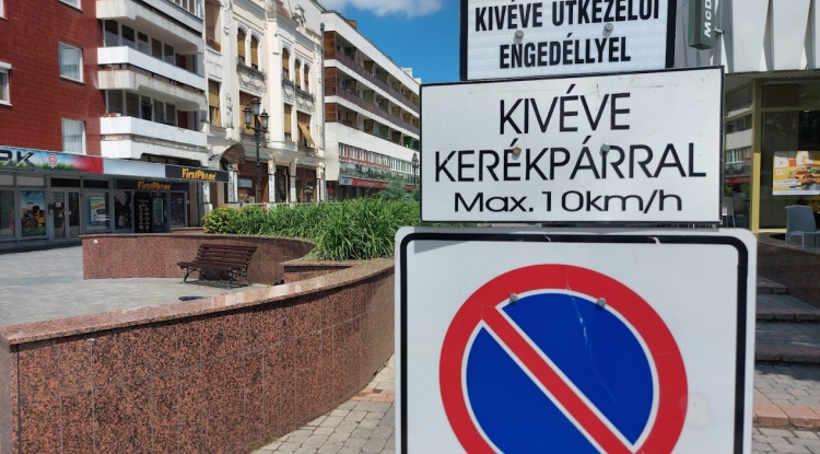 Rendkívül fontos lenne, hogy a kétkeréken közlekedők erre figyeljenek!