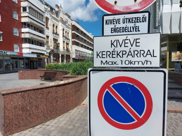 Rendkívül fontos lenne, hogy a kétkeréken közlekedők erre figyeljenek!