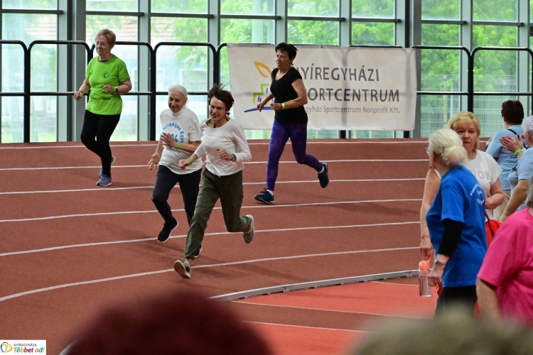 Megtelt az Atlétikai Centrum szépkorúakkal - ismét versenyt szerveztek számukra