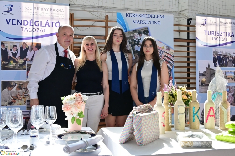 Pályaorientációs nap – Idén 21 szakma képviseltette magát a Móricz iskola programján