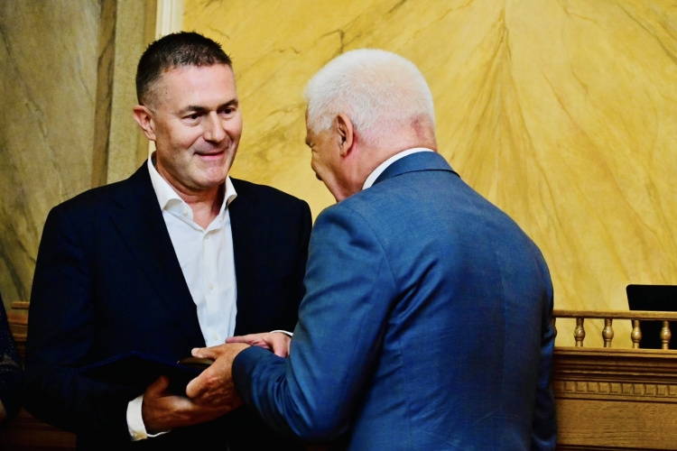 Elismerték a háziorvost – Díjat kapott dr. Gulyás Gábor