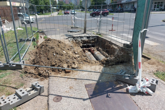 Csőtörés miatt rendeltek el forgalomkorlátozást