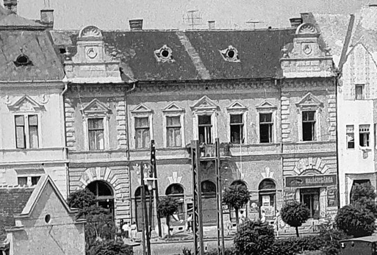Amiről az utcák mesélnek... - Séták a Hősök terén 9.