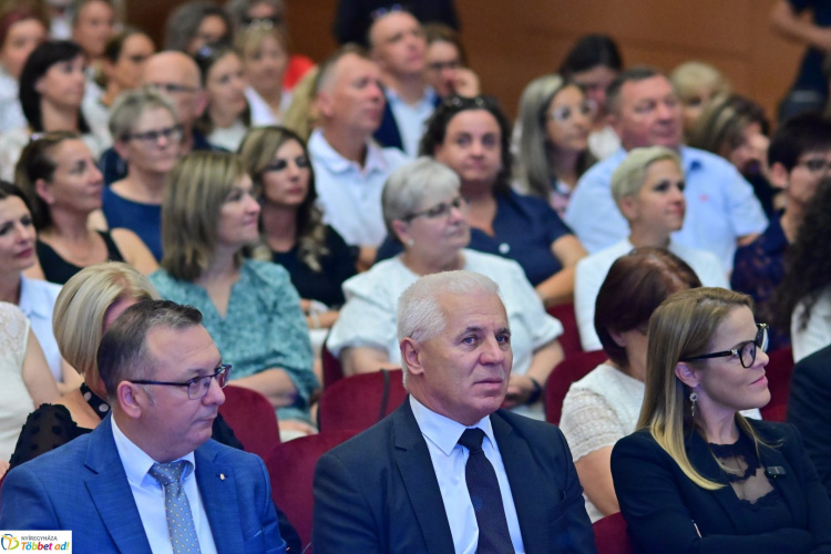 Szakmai tanévnyitó – Felkészítették a pedagógusokat a 2025/2026-os tanévre