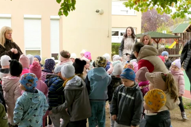 „Játékosan tanulják a jövőt” – Élményalapú környezetvédelmi program járja az óvodákat és iskolákat