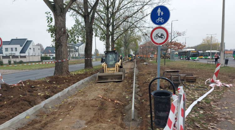 Felújítják a járdát és a kerékpárutat a Szalag utcán