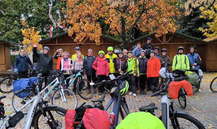 Gá-gá-gá, menjünk világgá! – Márton-napi tekergőzés Nyíregyházán