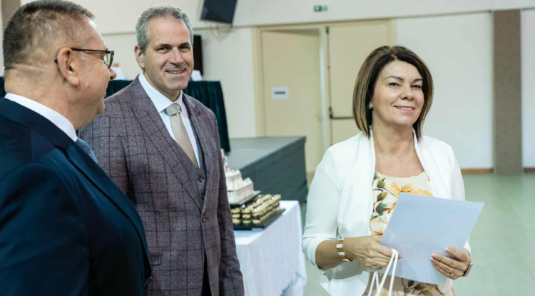 Rangos szakmai elismerést kapott Illés Ilona, a Zay Anna Technikum és Kollégium szakmai igazgató-helyettese