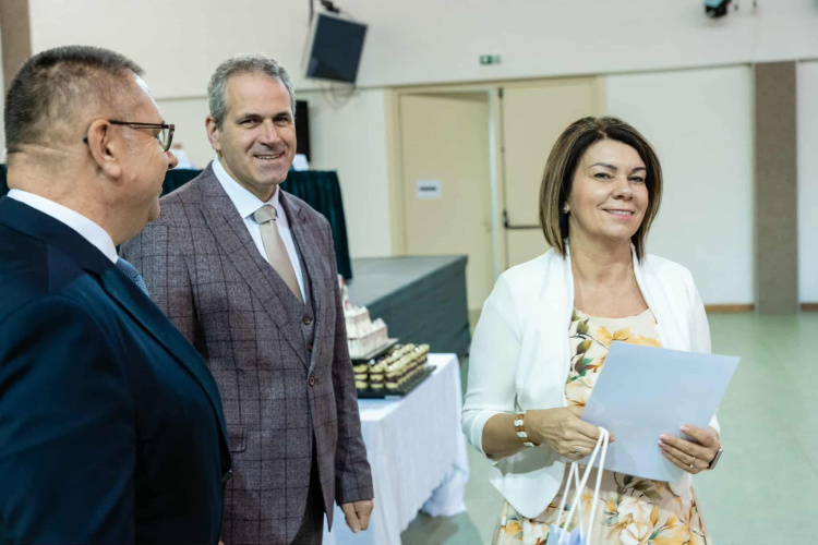Rangos szakmai elismerést kapott Illés Ilona, a Zay Anna Technikum és Kollégium szakmai igazgató-helyettese