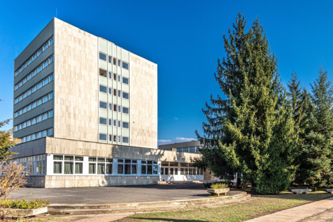 Így újul meg a nyíregyházi Bánki Donát Technikum – látványos felújítás zajlik