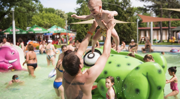Medencefejlesztésére jelent meg közbeszerzési felhívás Nyíregyházán