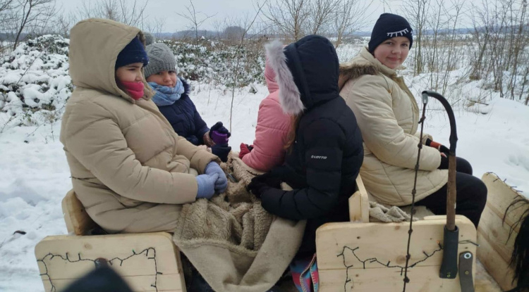 Lovasszánkózáson vettek részt ötödikes diákok Nyíregyházán