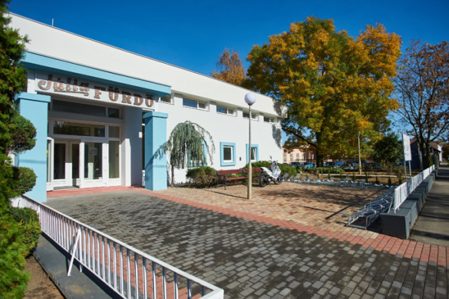 Újra téma a Júlia Fürdő jövője – megszólalt a frakció és az üzemeltető is