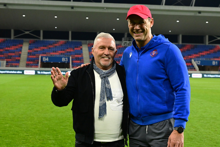 Bódog Tamás maradt a Szpari vezetőedzője!