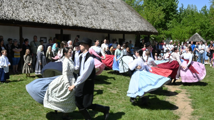 Falusi Majális – Minden korosztályt várnak május elsején a múzeumfaluban