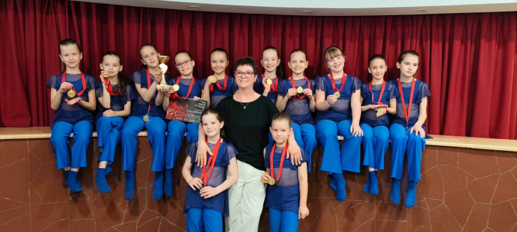 Három dobogós helyezést hoztak el Budapestről a RE-flex táncosai