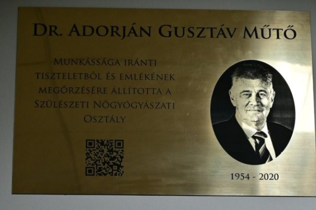 Műtőt neveztek el a korábbi főigazgatóról - Így tiszteleg Dr. Adorján Gusztáv előtt a kórház