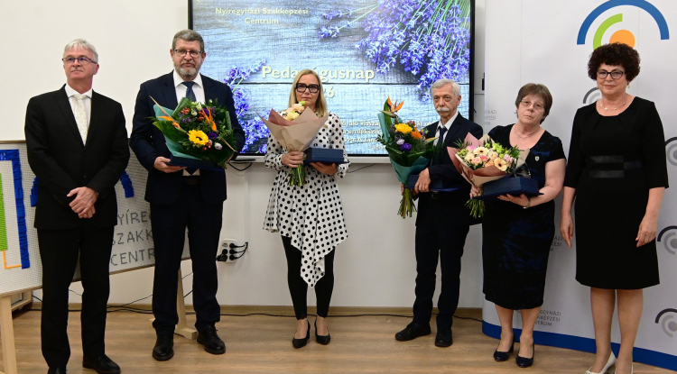 Kitüntetések, oklevelek– Idén is díjat kaptak a szakképzési centrum legjobb tanárai
