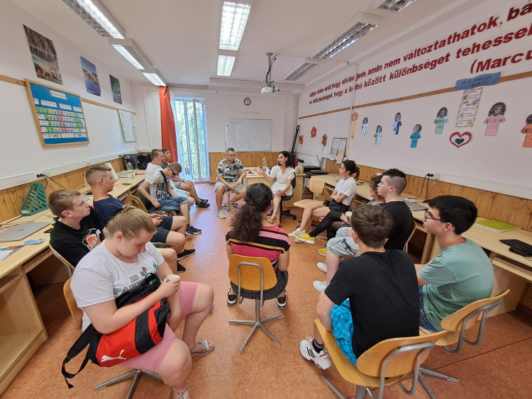 Neuroaffirmatív pályaorientációs tábor segíti az autista fiatalok jövőtervezését