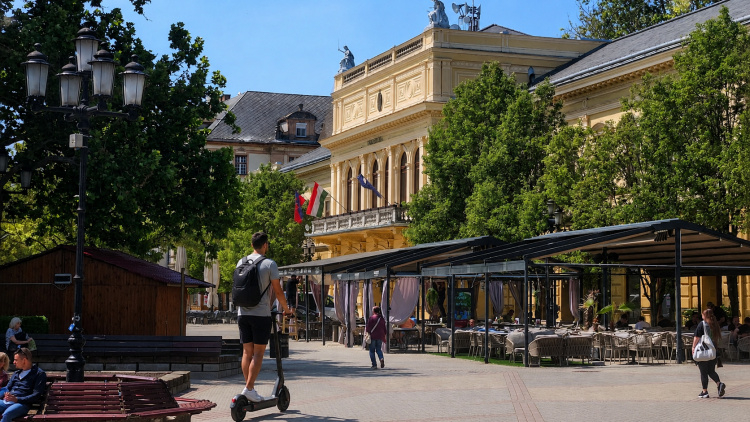 Nem a rollerekkel van baj, hanem a szabályozás hiányzik - állítja a Jövő Mobilitása Szövetség