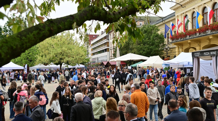 Egy nap, amikor életre kelnek a szakmák – Jön a szakMAfest!