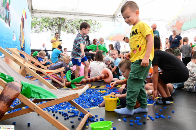 Megtelt játékkal Nyíregyháza belvárosa - Sokszínű programokkal várta a látogatókat a LEGO Játékváros