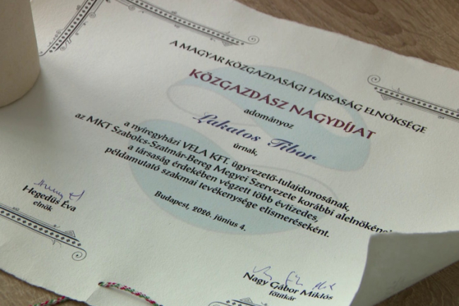 Elismerés a vándorgyűlésen – Közgazdász Nagydíjat kapott Lakatos Tibor