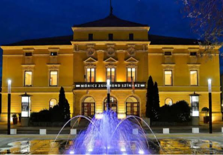 Vígjátékok, zenés előadások és kamaradarab is várja a nézőket novemberben